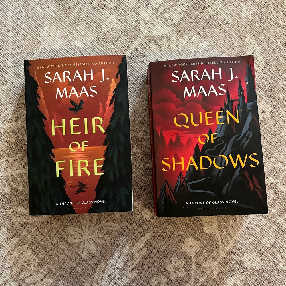 Sarah J. Maas Book Set - Heir of Fire & Queen of Shadows